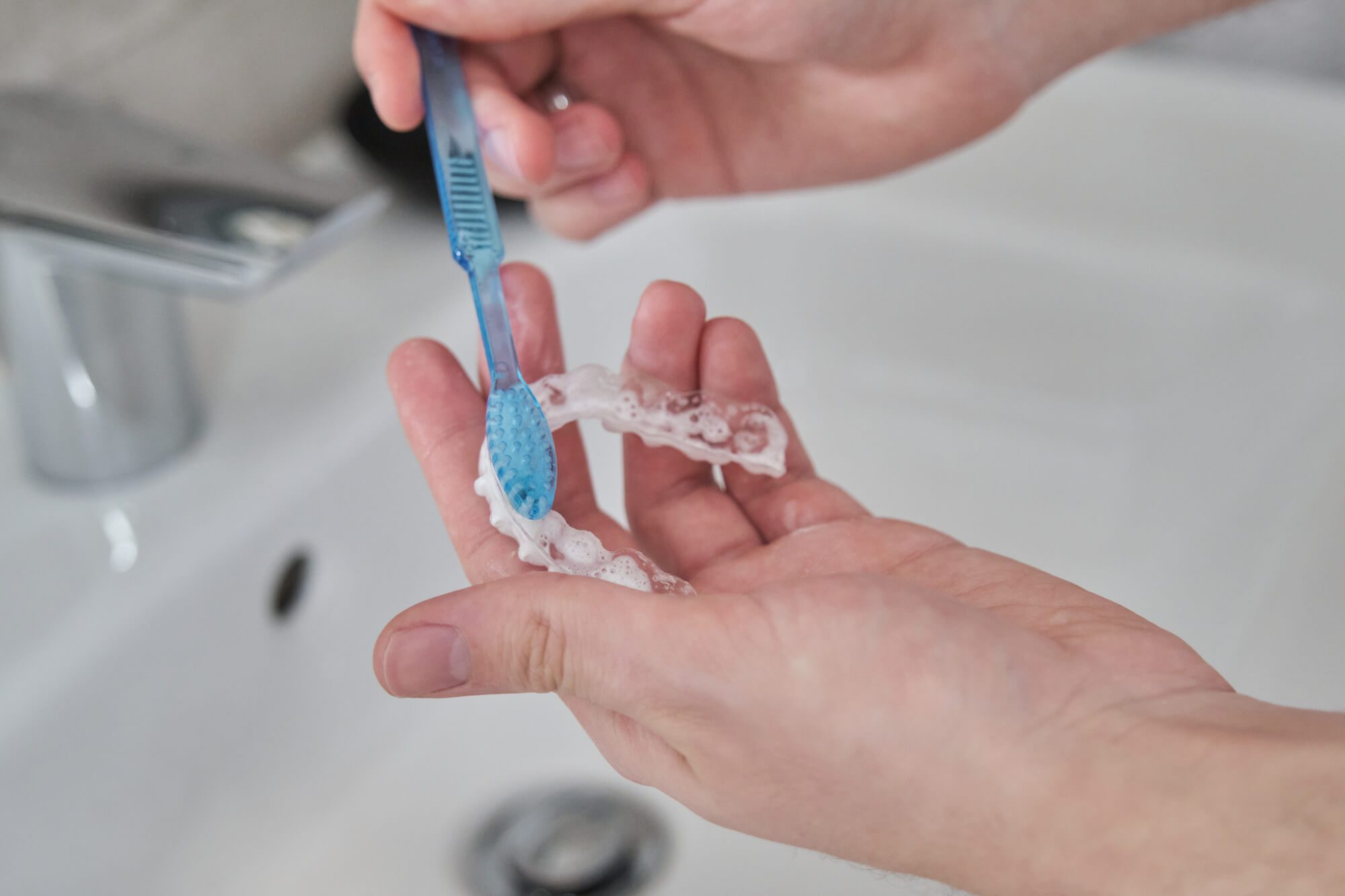 cleaning aligners