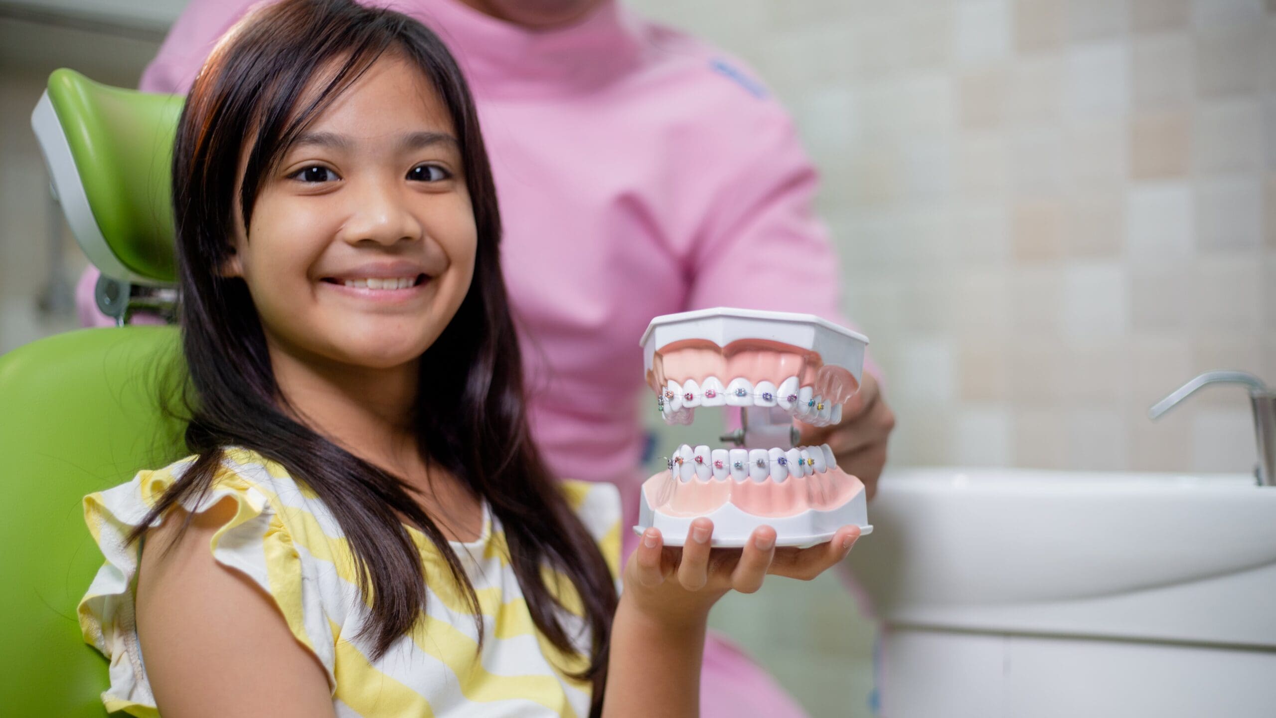 little-asian-girls-teeth-are-healthy-in-the-dental-2025-02-13-03-39-03-utc-min